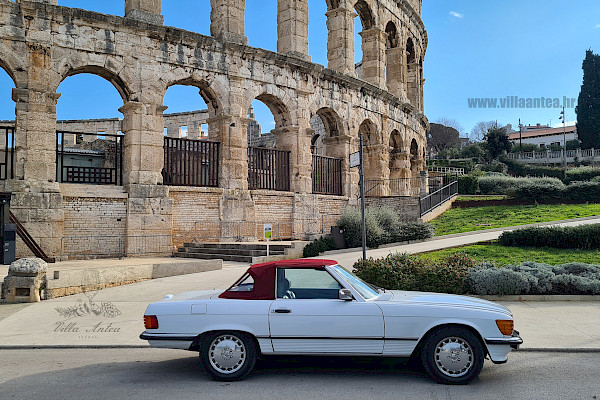 Classic Mercedes-Benz SL560