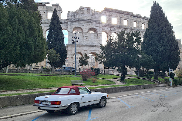 Classic Mercedes-Benz SL560