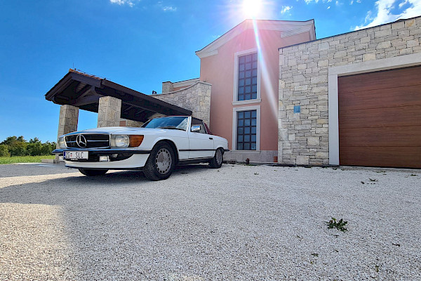 Classic Mercedes-Benz SL560